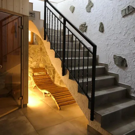 House Zupanc בוהין